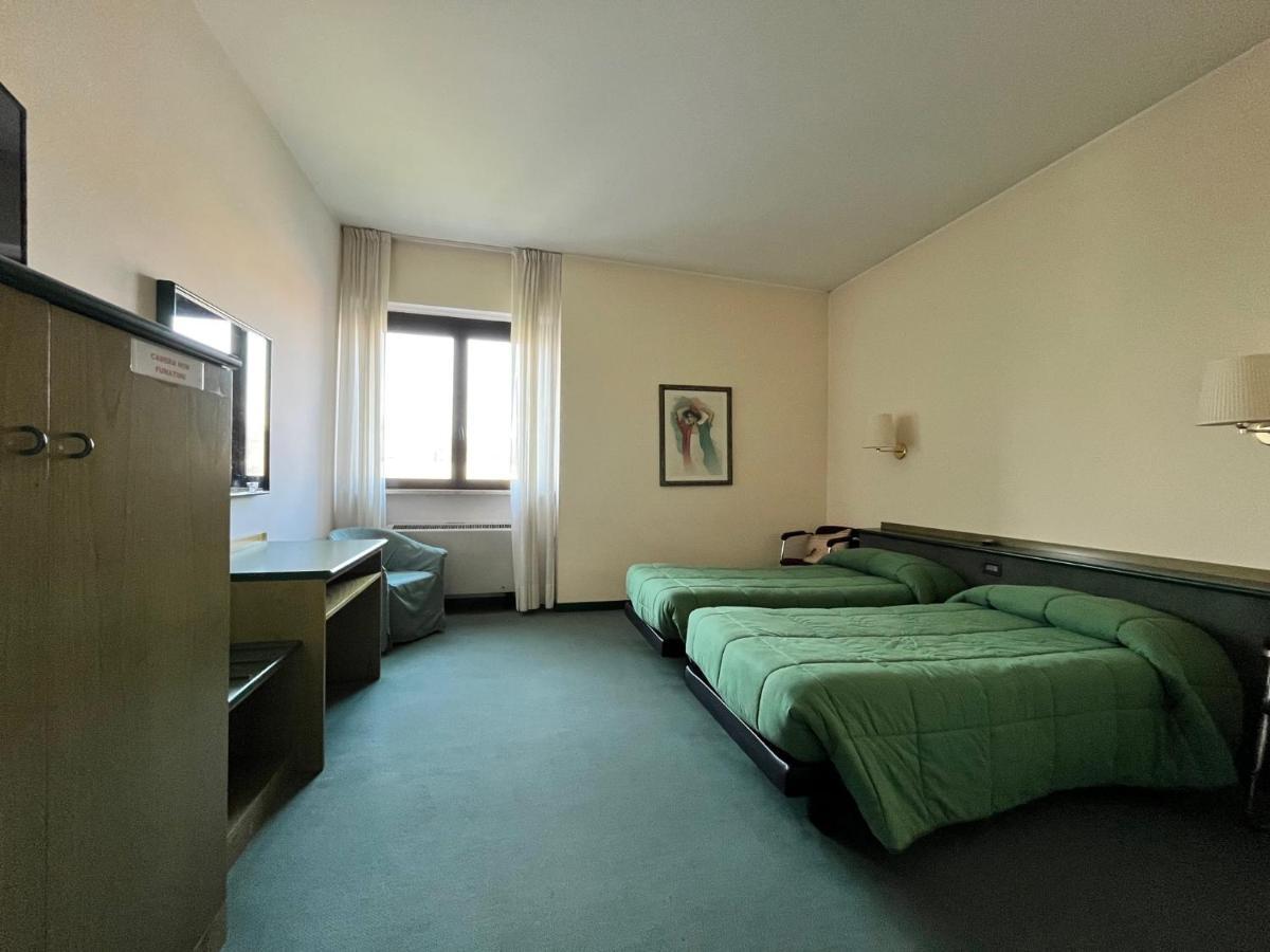 Hotel La Goletta Binasco Eksteriør billede