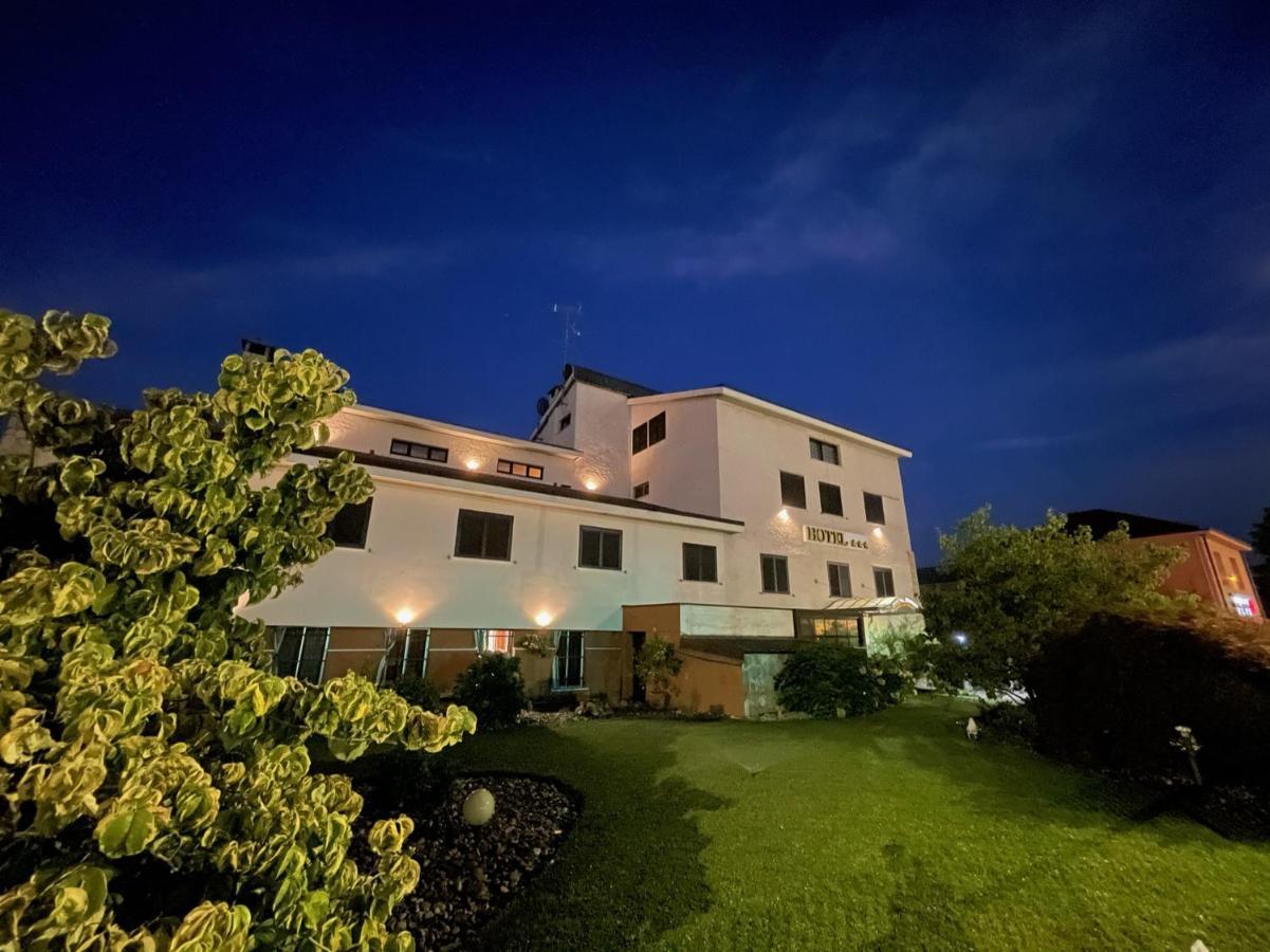 Hotel La Goletta Binasco Eksteriør billede