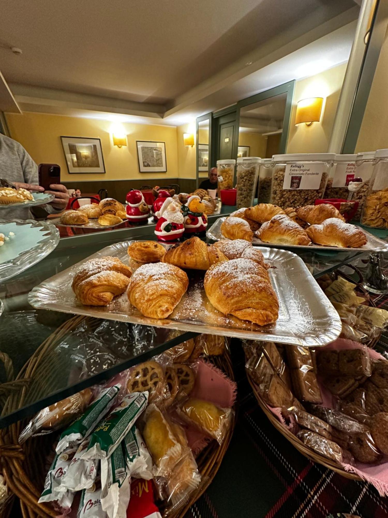Hotel La Goletta Binasco Eksteriør billede